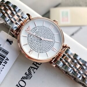 💰Original order 200

Original order! 3 tag goods! ! , special channel goods! Armani women's watch. A must-have for little fairies! Model AR1926, dial 32mm, perfect size! As one of the most popular styles, there are bound to be endless versions. Please look for exclusive quality to distinguish bargains in the market! All details are 100% synchronized! Support any comparison! (With anti-counterfeiting label, anti-counterfeiting QR code. Full set of packaging) The case and strap are made of stainless steel imported from Japan! The rose gold adopts vacuum IP electroplating process and will never fade. It is not a water-plated product on the market that will fade in all kinds of colors! The diamond inside the dial is made of imported Swarovski crystal diamond. The diameter of ordinary diamond is PP0PP1 and cannot be cut in China because it does not have the hardness of diamond. The dial is made of mineral glass. Original butterfly double snaps. It is waterproof to 30 meters for daily use (note that waterproof for daily use is not resistant to warm water and hot water vapor). Please check the quality and buy with confidence.