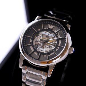 【High-end】!
Armani
[Style]: Men's watch 24-hour display
[Size]: Male diameter 42mm, thickness 13.5mm
(Hand measurement is not accurate, and there may be an error of 1~2m.
[Movement]: Fully automatic mechanical movement carrying the most complex features in the field of advanced watchmaking
[Glass]: Mineral wear-resistant arched mirror
[Strap]: Imported watch strap
[Case]: Modern materials such as stainless steel
[Buckle]: Belt original pin buckle