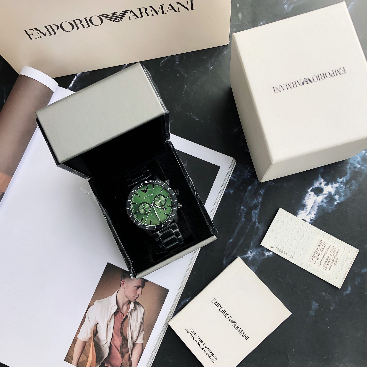 Emrio Armani) Armani 2022 new business casual European and American simple and atmospheric quartz steel strap men's watch AR11472 diving sports style three-hand calendar frame sundial pattern bezel green dial, highlighting the quality of life, fine polishing process to continue the texture of the watch body, showing the brand texture in the details, stainless steel strap engraved eagle LOGO. The quality of the details reflects a unique life Mineral strengthened glass 100m daily waterproof, dial diameter 43mm, case thickness 12mm. ππππ