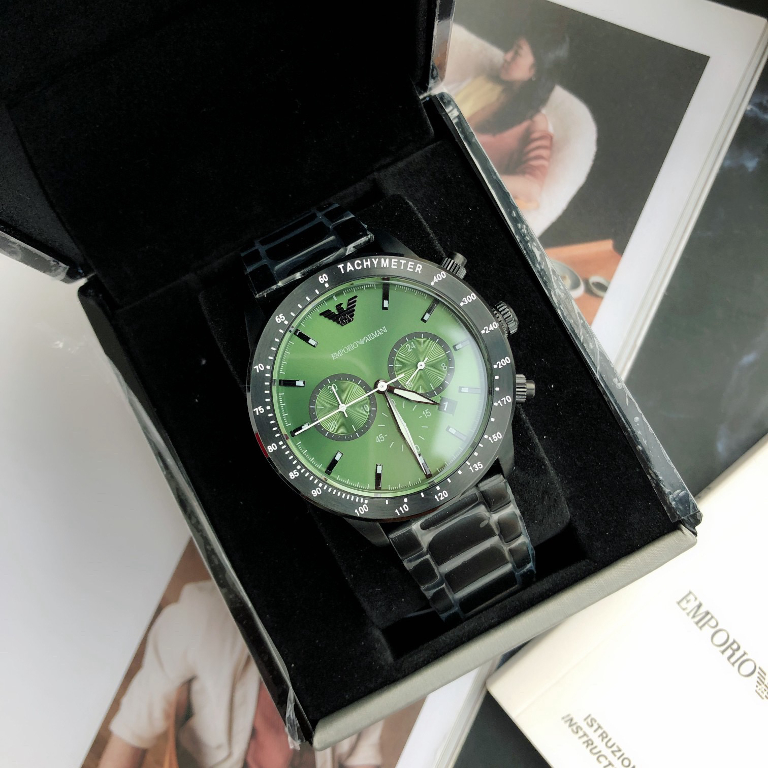 Emrio Armani) Armani 2022 new business casual European and American simple and atmospheric quartz steel strap men's watch AR11472 diving sports style three-hand calendar frame sundial pattern bezel green dial, highlighting the quality of life, fine polishing process to continue the texture of the watch body, showing the brand texture in the details, stainless steel strap engraved eagle LOGO. The quality of the details reflects a unique life Mineral strengthened glass 100m daily waterproof, dial diameter 43mm, case thickness 12mm. ππππ - Image 2