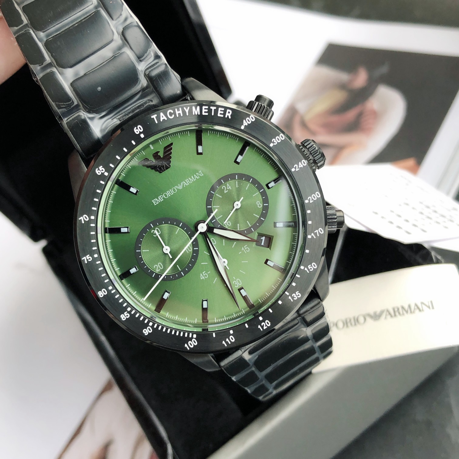 Emrio Armani) Armani 2022 new business casual European and American simple and atmospheric quartz steel strap men's watch AR11472 diving sports style three-hand calendar frame sundial pattern bezel green dial, highlighting the quality of life, fine polishing process to continue the texture of the watch body, showing the brand texture in the details, stainless steel strap engraved eagle LOGO. The quality of the details reflects a unique life Mineral strengthened glass 100m daily waterproof, dial diameter 43mm, case thickness 12mm. ππππ - Image 5