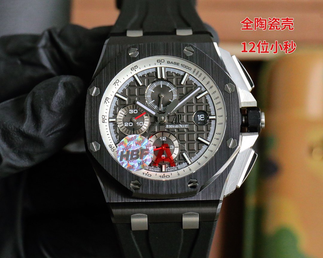 hbf factory all-ceramic case 🅰️🅿️ Audemars Piguet Royal Oak Offshore 26402 series 44mm watch kills all versions on the market. "The top-notch watch to eliminate fake at first glance" is based on the original, dedicated research and development to break through barriers "break the original blocking technology, synchronize the original exclusive chronograph, so that the wrist can be fitted to the maximum extent, greatly improving the comfort of wearing, and also eliminating the embarrassing situation of fake at first glance."
1. The case and ring are made of imported zirconia without any pigments, and are forged at ultra-high pressure and temperature to form ultra-high-density colored ceramics.
2. Using the latest CNC-level polishing technology, every angle of the entire watch case is perfectly processed.
3. Each hexagonal screw is on the same plane as the watch frame, without any protrusion or depression, which truly explains what top art is.
4. The dial uses Audemars Piguet's classic large checkered pattern as the background, with a clear-cut grid arrangement, and is perfectly polished to fully reflect the craftsmanship of the craftsman.
5. The mirror adopts double-sided sapphire lens, and the strap adopts fluorine rubber tape.
6. The movement adopts chronograph movement modified from 7750 to 3126, with 12-digit small seconds, 12-hour chronograph and 30-minute chronograph at six o'clock and nine o'clock. It perfectly restores all the functions of the original version. Each watch has been manually QC to ensure the stability of the movement. It is truly impeccable. All watch friends are welcome to appreciate it.
