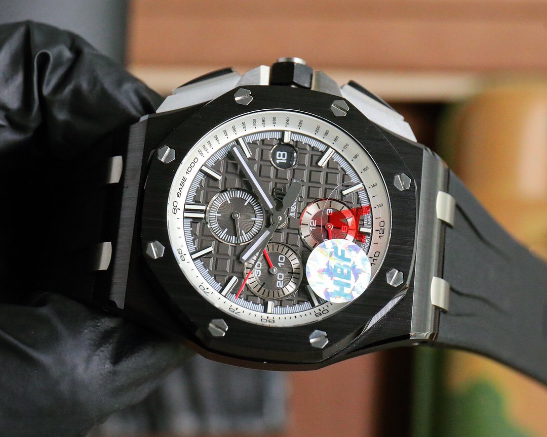 hbf factory all-ceramic case 🅰️🅿️ Audemars Piguet Royal Oak Offshore 26402 series 44mm watch kills all versions on the market. "The top-notch watch to eliminate fake at first glance" is based on the original, dedicated research and development to break through barriers "break the original blocking technology, synchronize the original exclusive chronograph, so that the wrist can be fitted to the maximum extent, greatly improving the comfort of wearing, and also eliminating the embarrassing situation of fake at first glance."
1. The case and ring are made of imported zirconia without any pigments, and are forged at ultra-high pressure and temperature to form ultra-high-density colored ceramics.
2. Using the latest CNC-level polishing technology, every angle of the entire watch case is perfectly processed.
3. Each hexagonal screw is on the same plane as the watch frame, without any protrusion or depression, which truly explains what top art is.
4. The dial uses Audemars Piguet's classic large checkered pattern as the background, with a clear-cut grid arrangement, and is perfectly polished to fully reflect the craftsmanship of the craftsman.
5. The mirror adopts double-sided sapphire lens, and the strap adopts fluorine rubber tape.
6. The movement adopts chronograph movement modified from 7750 to 3126, with 12-digit small seconds, 12-hour chronograph and 30-minute chronograph at six o'clock and nine o'clock. It perfectly restores all the functions of the original version. Each watch has been manually QC to ensure the stability of the movement. It is truly impeccable. All watch friends are welcome to appreciate it. - Image 4