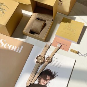 Original order burberry

Model: bu9014, bu9210

Case: stainless steel

Mirror: sapphire glass

Strap: genuine leather

Table diameter: 4026mm

Burberry’s favorite nude color is more elegant and classic. It is worthy of being a masterpiece. The nobility exuding in the consciousness is a watch destined to be won.

(All original models can be searched online_supported)