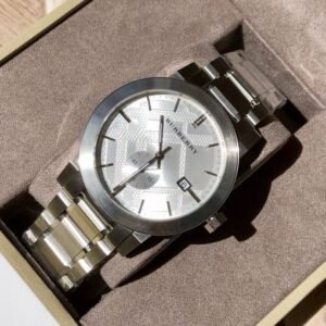 Batch . Classic British luxury brand, quartz men's watch, bu9900, a royal brand. The timeless classic style permeates the dial, which is both elegant and beautiful. Original Swiss movement, sapphire glass mirror, 316l stainless steel strap, unique two-and-a-half-pin design, watch diameter ~44mm, elegant and high-end, comes with a full set of packaging!