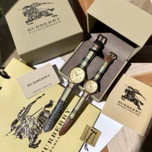 indivual. British 🇬🇧classic luxury brand, BURBERRY quartz watch, BU10001BU10104, classic retro three-dimensional dark flower dial, simple design, round feel, with classic pattern strap, it can be called a fashion model, watch diameter ~ 40mm for men, 33mm for women, with packaging!