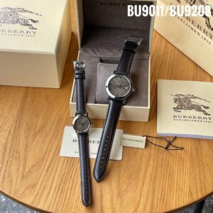 Original order Burberry

Model: BU9011, BU9208

Case: stainless steel

Mirror: Mineral strengthened glass

Strap: genuine leather

Size: 38, 34mm

The power of the brand lies in that even without the gorgeous decoration, it is still eye-catching and has a good temperament, because it has a unique style that is immediately visible on the upper body.