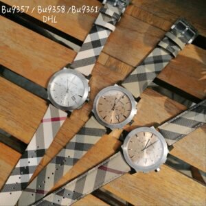 Original Burberry 420
Model: bu9361
Case: 316l stainless steel
Movement: Original Swiss gold machine
Strap: imported cowhide
Size: 42mm
Large three-eye plaid dial, British retro style, gentleman's calm and casual men's watch
(All original models can be searched online_supported)