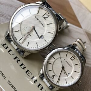 Batch  pieces. Originated from the classic British luxury brand, BURBERRY quartz watch, BU10002BU10103, classic retro three-dimensional dark flower dial, simple design, round feel, paired with classic pattern strap, can be called a fashion model, watch diameter ~ 40mm for men, 33mm for women, with packaging, first-hand price!