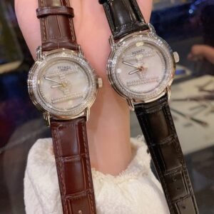 Hermes Women's Watch❗️Swiss case, Swiss quartz movement🔝Top version of the case made of 316L stainless steel, imported calfskin belt. Buckle: original pin buckle, high-end sapphire mirror, deep-sea real shell chassis, full diamond-encrusted craftsmanship (non-market diamond paste), super price, beautiful color, you will be the protagonist this summer