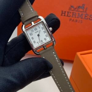 H watch Hermès classic belt
Last year’s top seller, price unchanged, quality guaranteed (Swiss movement)
New colors have also been added. This watch is really versatile😊