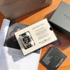 Batch  Amy AIKON series six-eye chronograph quartz movement watch, you can disassemble it at will, you are welcome to compare, it is produced by the original factory, original movement and original case, stainless steel case, complete package, very cost-effective quartz watch, the purchase price is 10,380 yuan, the official website price It is taller, using a 44mm stainless steel case, an oil-embossed dial with a white sub-dial and a white scale ring. The entire watch is filled with black as the main color, the left three-eye counter, and an integrated sports strap. The strap is also made of the same contrasting silicone material, which is soft to the skin! MAURICE LACROIX The AIKON series of Maurice Lacroix is, in my mind, such a watch that is worthy of always being with me. Don’t be exaggerated, don’t be pretentious, just be yourself. Only when you understand AIKON, will you know how precious it is. There is a quick-release button on the inside of the strap to facilitate strap replacement. Complete package with tote bag!