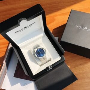 Emmy glossy blue