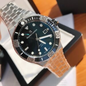 A complete package of Maurice Lacroix AIKON series men's diving watches has arrived! Classics never go out of style! The dial size is 43mm and 12mm thick! It has a 300-meter depth waterproof function. The watch strap is designed to be easily detachable and the steel strap tape can be easily replaced with bare hands, providing a dual wearing experience. Black and blue colors, ceramic ring, brushed and polished steel, the workmanship is very good! Super luminous, original Swiss mechanical movement! Perfect new design, highly recommended! Worth starting